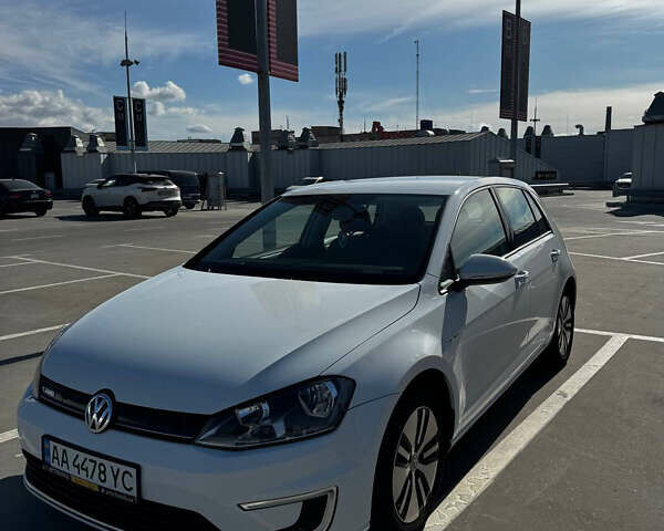 Белый Фольксваген e-Golf, объемом двигателя 0 л и пробегом 88 тыс. км за 8500 $, фото 3 на Automoto.ua