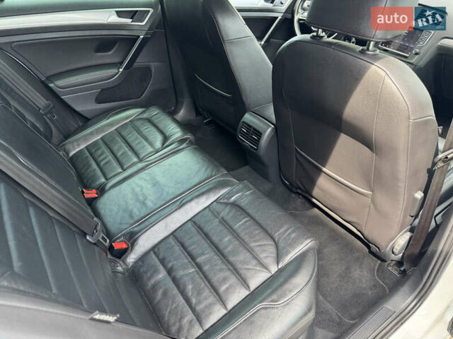 Белый Фольксваген e-Golf, объемом двигателя 0 л и пробегом 186 тыс. км за 9500 $, фото 8 на Automoto.ua