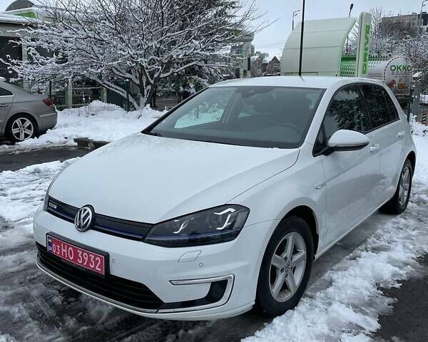 Белый Фольксваген e-Golf, объемом двигателя 0 л и пробегом 92 тыс. км за 8900 $, фото 10 на Automoto.ua