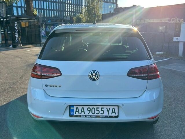 Білий Фольксваген e-Golf, об'ємом двигуна 0 л та пробігом 202 тис. км за 9690 $, фото 5 на Automoto.ua