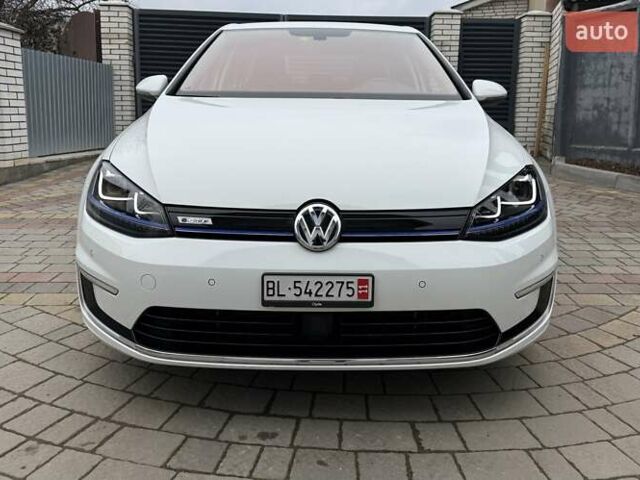 Білий Фольксваген e-Golf, об'ємом двигуна 0 л та пробігом 34 тис. км за 11999 $, фото 6 на Automoto.ua
