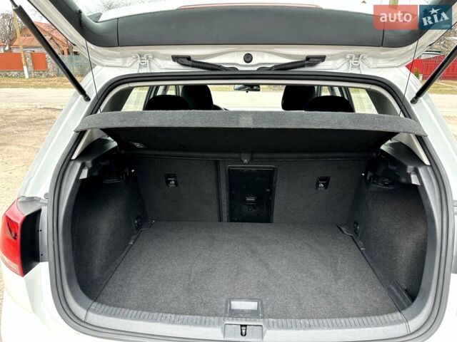 Білий Фольксваген e-Golf, об'ємом двигуна 0 л та пробігом 90 тис. км за 10300 $, фото 32 на Automoto.ua
