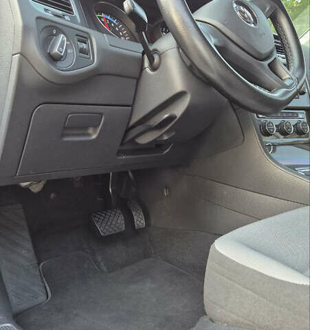 Белый Фольксваген e-Golf, объемом двигателя 0 л и пробегом 750 тыс. км за 8900 $, фото 13 на Automoto.ua