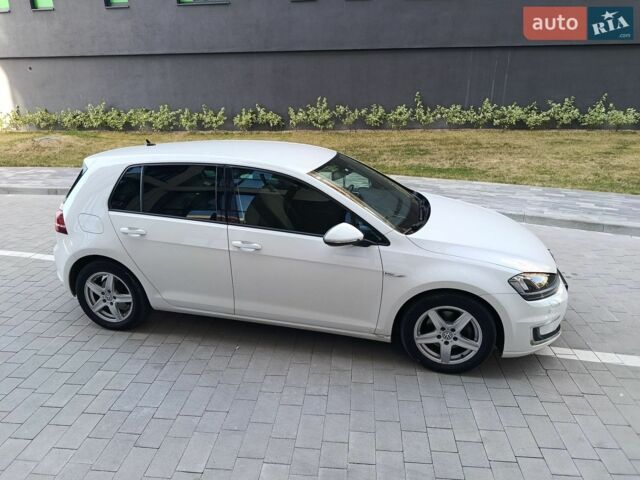 Белый Фольксваген e-Golf, объемом двигателя 0 л и пробегом 155 тыс. км за 7650 $, фото 2 на Automoto.ua