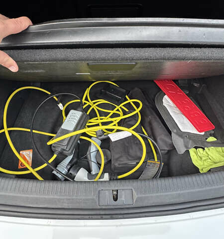 Белый Фольксваген e-Golf, объемом двигателя 0 л и пробегом 154 тыс. км за 9900 $, фото 24 на Automoto.ua