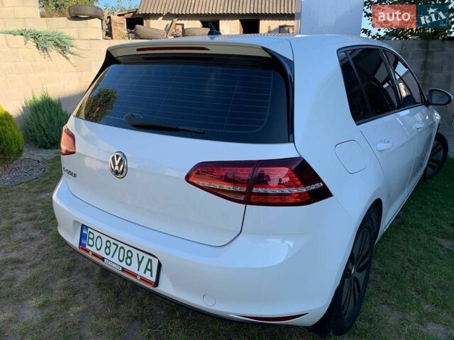 Белый Фольксваген e-Golf, объемом двигателя 0 л и пробегом 104 тыс. км за 9500 $, фото 2 на Automoto.ua