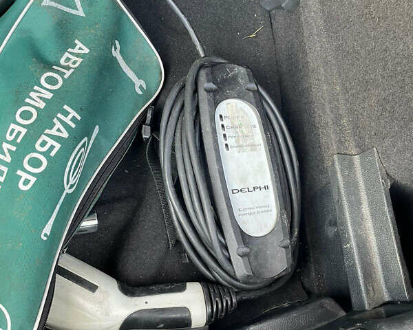 Белый Фольксваген e-Golf, объемом двигателя 0 л и пробегом 102 тыс. км за 7100 $, фото 22 на Automoto.ua