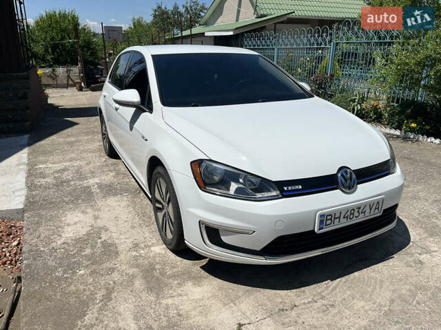 Белый Фольксваген e-Golf, объемом двигателя 0 л и пробегом 126 тыс. км за 9500 $, фото 2 на Automoto.ua