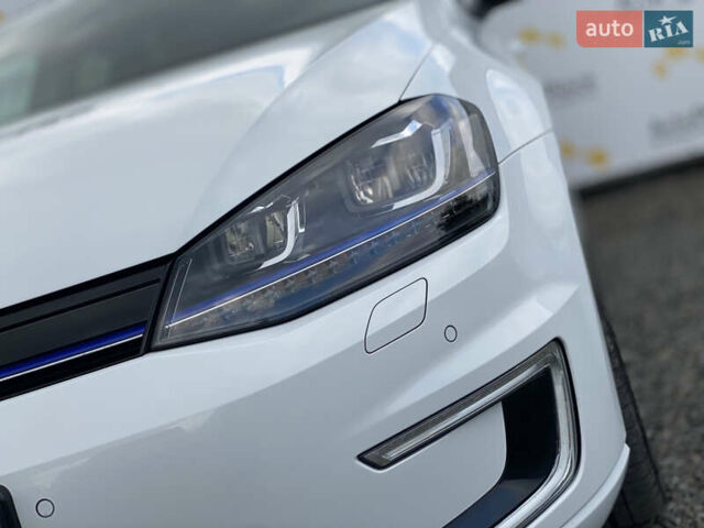 Белый Фольксваген e-Golf, объемом двигателя 0 л и пробегом 132 тыс. км за 9500 $, фото 60 на Automoto.ua