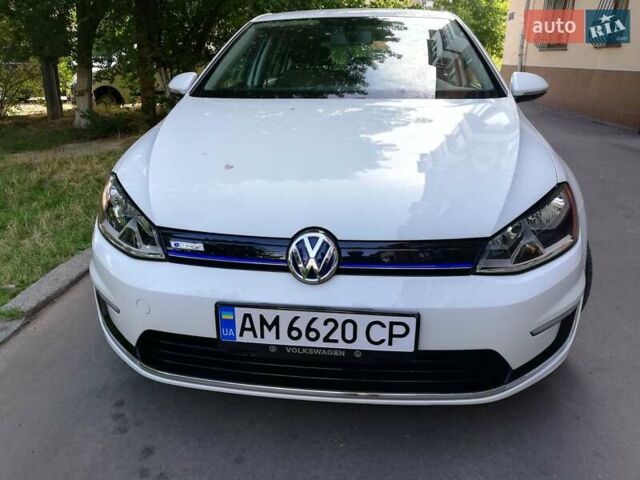 Білий Фольксваген e-Golf, об'ємом двигуна 0 л та пробігом 93 тис. км за 9100 $, фото 7 на Automoto.ua