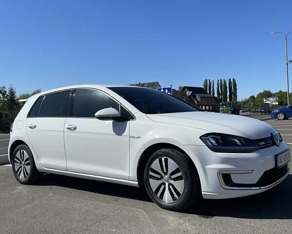 Белый Фольксваген e-Golf, объемом двигателя 0 л и пробегом 119 тыс. км за 8600 $, фото 6 на Automoto.ua