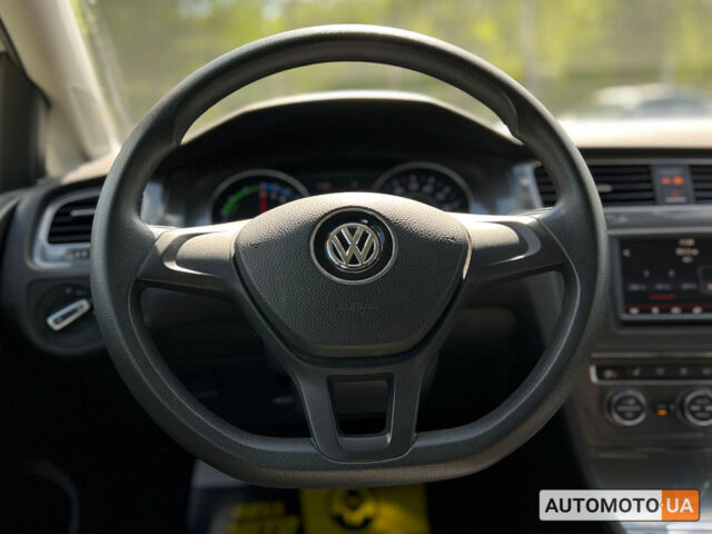Белый Фольксваген e-Golf, объемом двигателя 24 л и пробегом 77 тыс. км за 10999 $, фото 19 на Automoto.ua