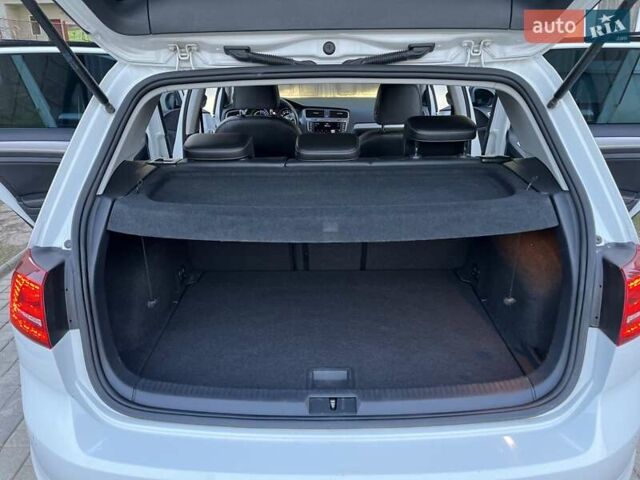 Белый Фольксваген e-Golf, объемом двигателя 0 л и пробегом 120 тыс. км за 11000 $, фото 12 на Automoto.ua