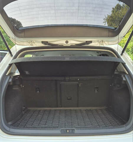 Белый Фольксваген e-Golf, объемом двигателя 0 л и пробегом 750 тыс. км за 8900 $, фото 8 на Automoto.ua