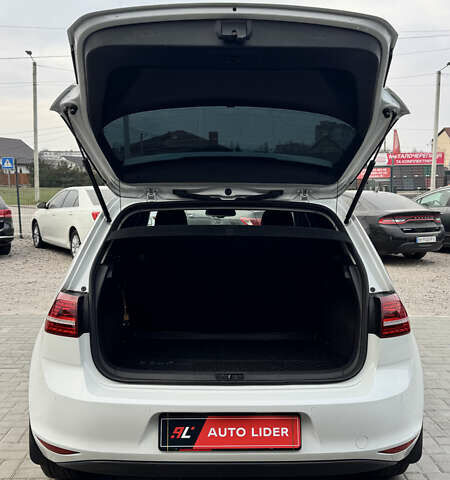 Белый Фольксваген e-Golf, объемом двигателя 0 л и пробегом 154 тыс. км за 9900 $, фото 23 на Automoto.ua