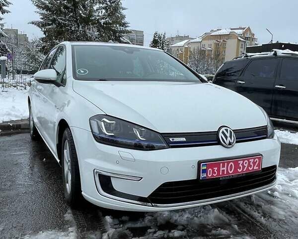 Белый Фольксваген e-Golf, объемом двигателя 0 л и пробегом 92 тыс. км за 8900 $, фото 5 на Automoto.ua