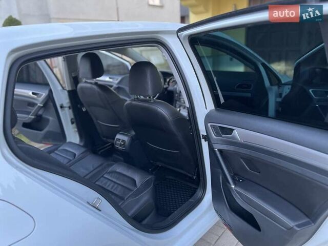 Белый Фольксваген e-Golf, объемом двигателя 0 л и пробегом 120 тыс. км за 11000 $, фото 7 на Automoto.ua