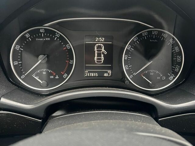 Белый Фольксваген e-Golf, объемом двигателя 0 л и пробегом 117 тыс. км за 8200 $, фото 6 на Automoto.ua