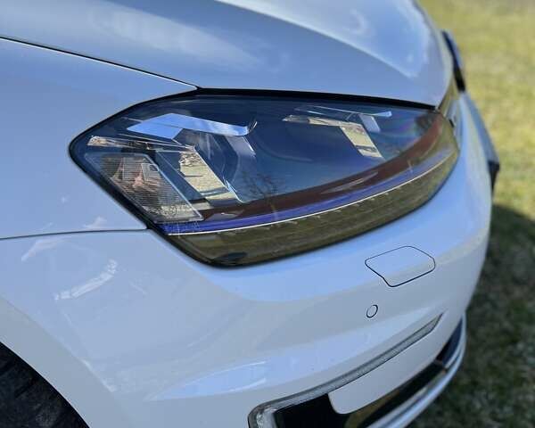 Белый Фольксваген e-Golf, объемом двигателя 0 л и пробегом 73 тыс. км за 13000 $, фото 4 на Automoto.ua