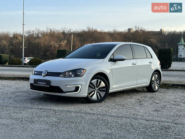 Белый Фольксваген e-Golf, объемом двигателя 0 л и пробегом 92 тыс. км за 7999 $, фото 2 на Automoto.ua