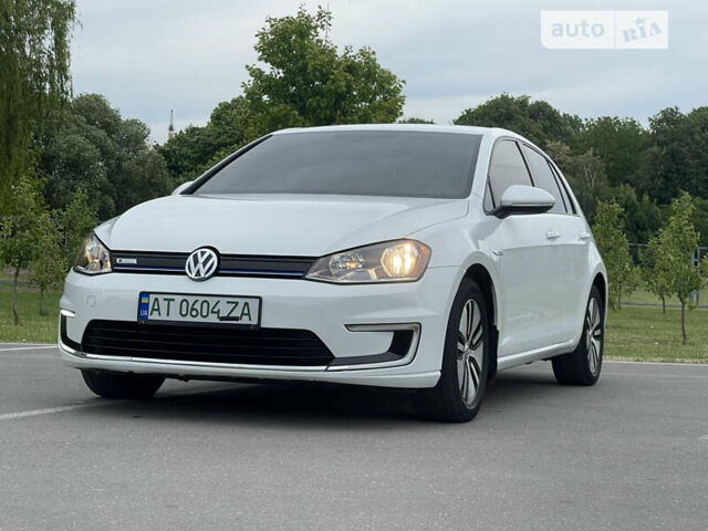 Белый Фольксваген e-Golf, объемом двигателя 0 л и пробегом 45 тыс. км за 10999 $, фото 5 на Automoto.ua