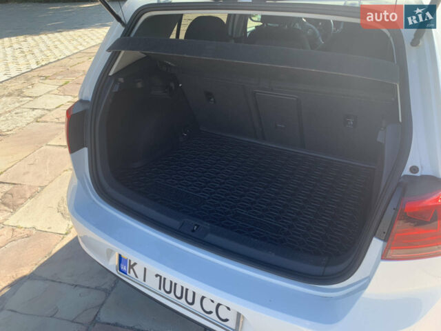 Белый Фольксваген e-Golf, объемом двигателя 0 л и пробегом 130 тыс. км за 10400 $, фото 66 на Automoto.ua