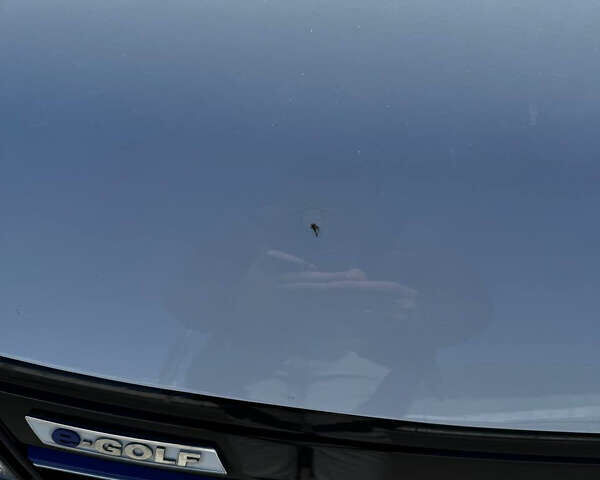 Белый Фольксваген e-Golf, объемом двигателя 0 л и пробегом 88 тыс. км за 8500 $, фото 22 на Automoto.ua