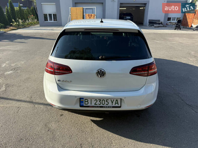 Белый Фольксваген e-Golf, объемом двигателя 0 л и пробегом 132 тыс. км за 10500 $, фото 1 на Automoto.ua
