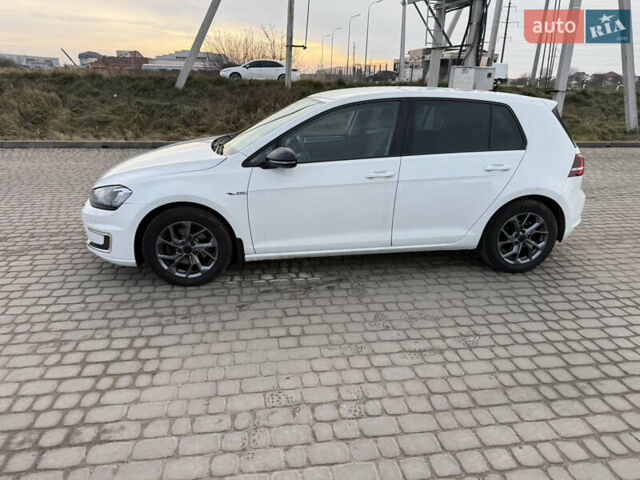 Білий Фольксваген e-Golf, об'ємом двигуна 0 л та пробігом 96 тис. км за 8900 $, фото 6 на Automoto.ua