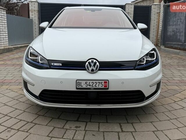 Білий Фольксваген e-Golf, об'ємом двигуна 0 л та пробігом 34 тис. км за 10999 $, фото 5 на Automoto.ua