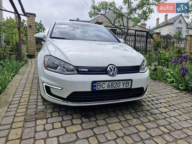 Белый Фольксваген e-Golf, объемом двигателя 0 л и пробегом 95 тыс. км за 8500 $, фото 2 на Automoto.ua