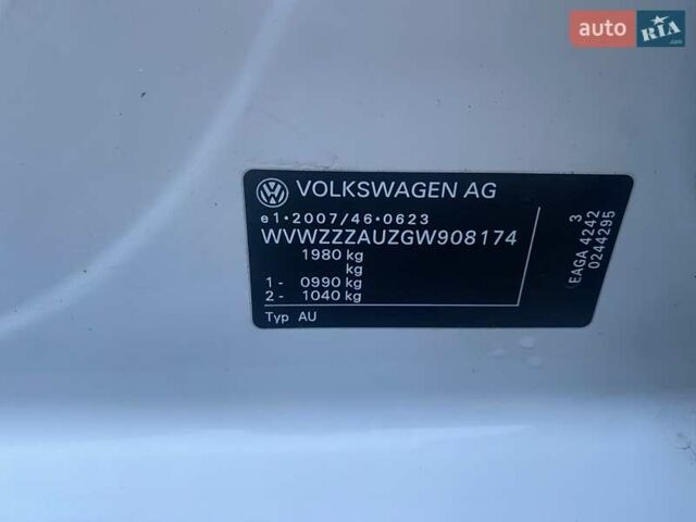 Белый Фольксваген e-Golf, объемом двигателя 0 л и пробегом 127 тыс. км за 9800 $, фото 17 на Automoto.ua