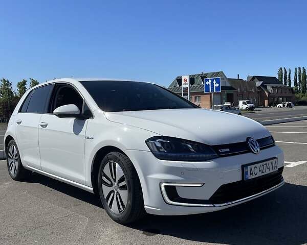 Белый Фольксваген e-Golf, объемом двигателя 0 л и пробегом 119 тыс. км за 8600 $, фото 2 на Automoto.ua