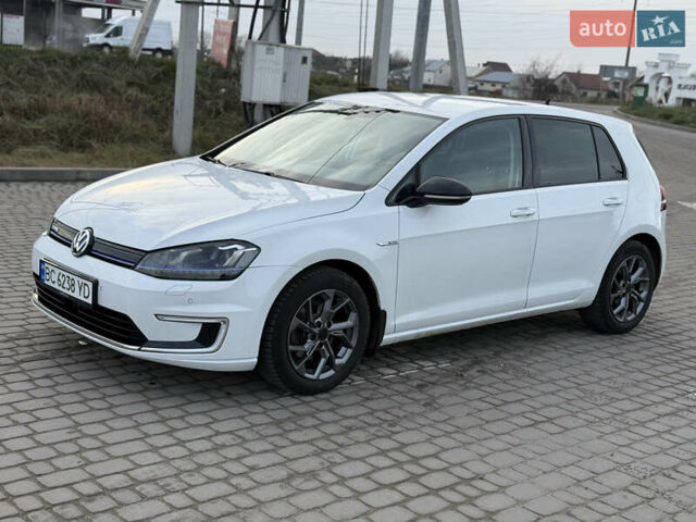 Білий Фольксваген e-Golf, об'ємом двигуна 0 л та пробігом 96 тис. км за 8900 $, фото 14 на Automoto.ua