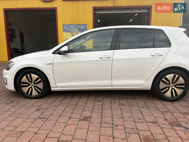 Белый Фольксваген e-Golf, объемом двигателя 0 л и пробегом 110 тыс. км за 8800 $, фото 29 на Automoto.ua