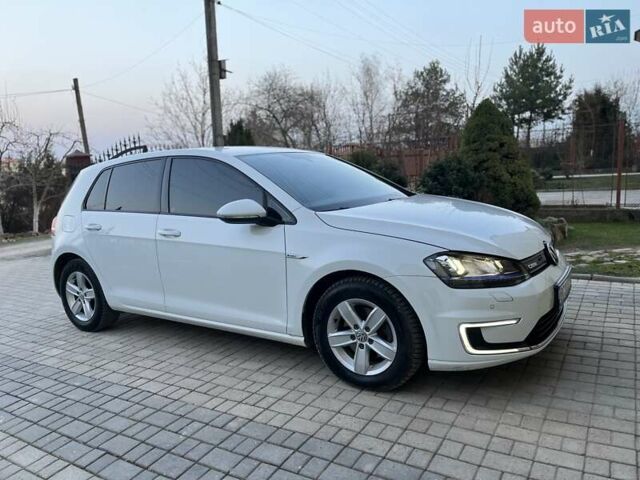 Белый Фольксваген e-Golf, объемом двигателя 0 л и пробегом 120 тыс. км за 11000 $, фото 6 на Automoto.ua