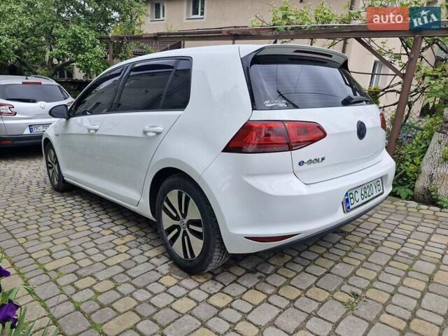 Белый Фольксваген e-Golf, объемом двигателя 0 л и пробегом 95 тыс. км за 8500 $, фото 4 на Automoto.ua