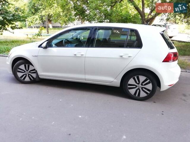 Білий Фольксваген e-Golf, об'ємом двигуна 0 л та пробігом 93 тис. км за 9100 $, фото 4 на Automoto.ua