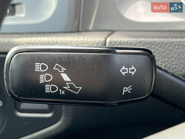 Белый Фольксваген e-Golf, объемом двигателя 0 л и пробегом 130 тыс. км за 10400 $, фото 51 на Automoto.ua