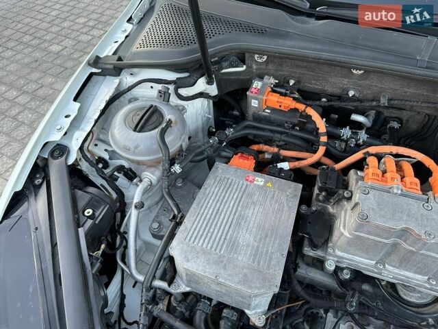 Белый Фольксваген e-Golf, объемом двигателя 0 л и пробегом 131 тыс. км за 8700 $, фото 29 на Automoto.ua