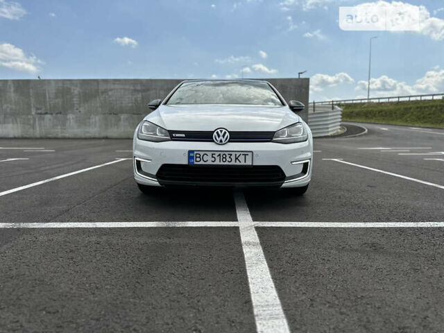 Белый Фольксваген e-Golf, объемом двигателя 0 л и пробегом 40 тыс. км за 15000 $, фото 23 на Automoto.ua