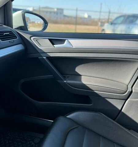 Белый Фольксваген e-Golf, объемом двигателя 0 л и пробегом 120 тыс. км за 9000 $, фото 14 на Automoto.ua