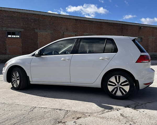 Белый Фольксваген e-Golf, объемом двигателя 0 л и пробегом 35 тыс. км за 9999 $, фото 5 на Automoto.ua