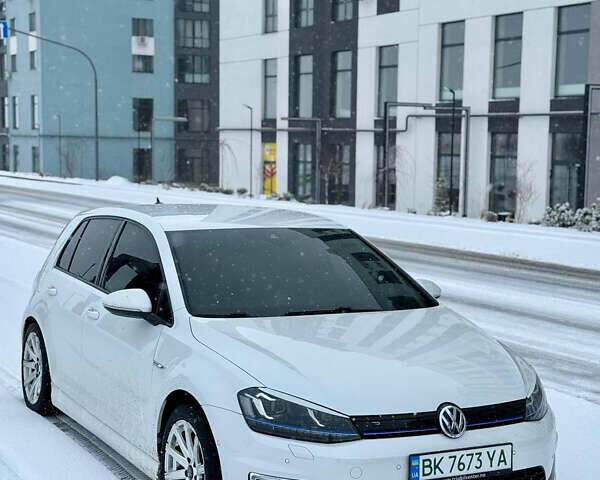 Білий Фольксваген e-Golf, об'ємом двигуна 0 л та пробігом 145 тис. км за 9300 $, фото 3 на Automoto.ua