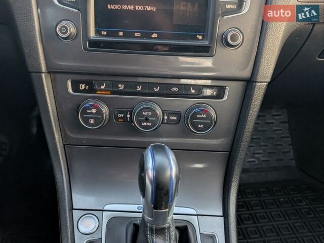 Білий Фольксваген e-Golf, об'ємом двигуна 0 л та пробігом 140 тис. км за 7999 $, фото 17 на Automoto.ua