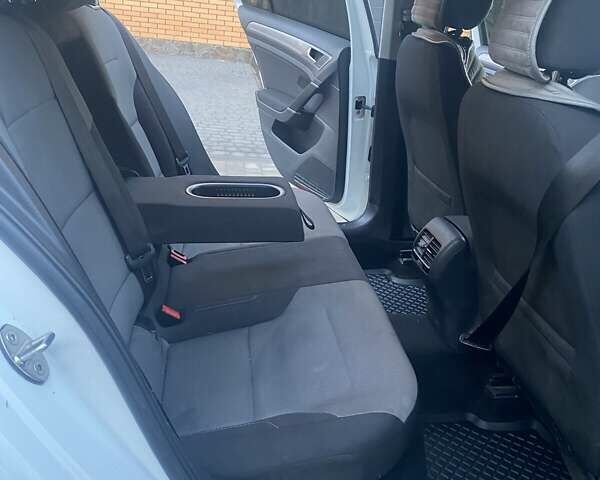 Белый Фольксваген e-Golf, объемом двигателя 0 л и пробегом 127 тыс. км за 9800 $, фото 13 на Automoto.ua