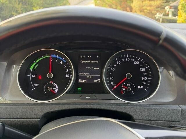 Белый Фольксваген e-Golf, объемом двигателя 0 л и пробегом 176 тыс. км за 9499 $, фото 30 на Automoto.ua