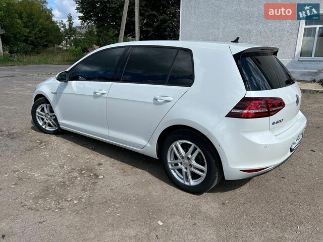 Білий Фольксваген e-Golf, об'ємом двигуна 0 л та пробігом 110 тис. км за 9800 $, фото 9 на Automoto.ua