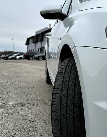 Белый Фольксваген e-Golf, объемом двигателя 0 л и пробегом 72 тыс. км за 12900 $, фото 13 на Automoto.ua