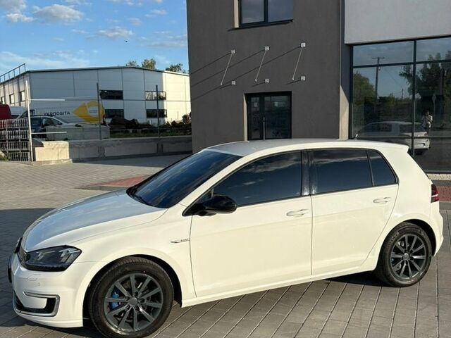 Білий Фольксваген e-Golf, об'ємом двигуна 0 л та пробігом 115 тис. км за 9500 $, фото 4 на Automoto.ua